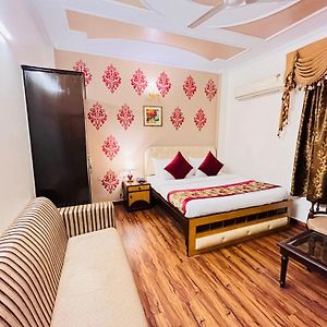 Hotel Paras - Karol Bagh Delhi